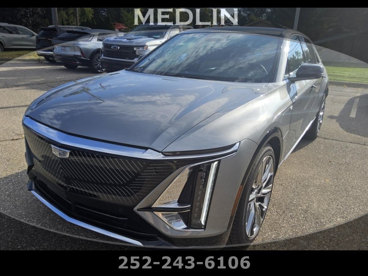 Used 2026 Cadillac Lyriq Signature Luxury AWD/4WD image 1