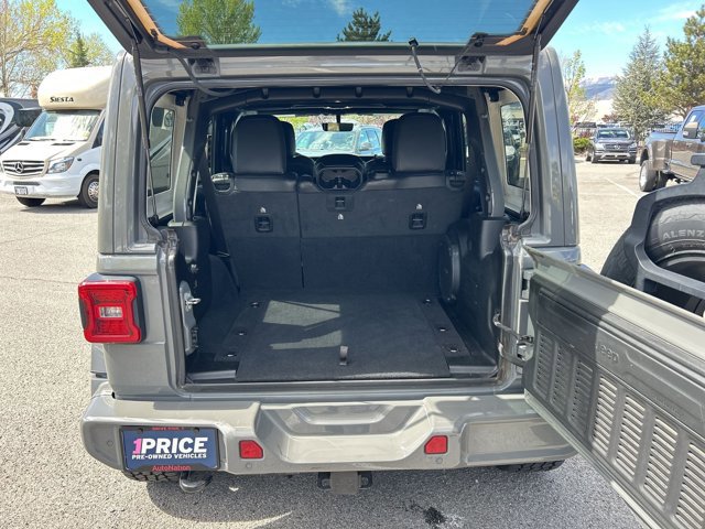 Used 2023 Jeep Wrangler Unlimited Sahara AWD/4WD image 6
