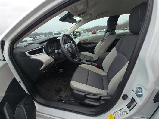 Used 2025 Toyota Corolla LE image 3