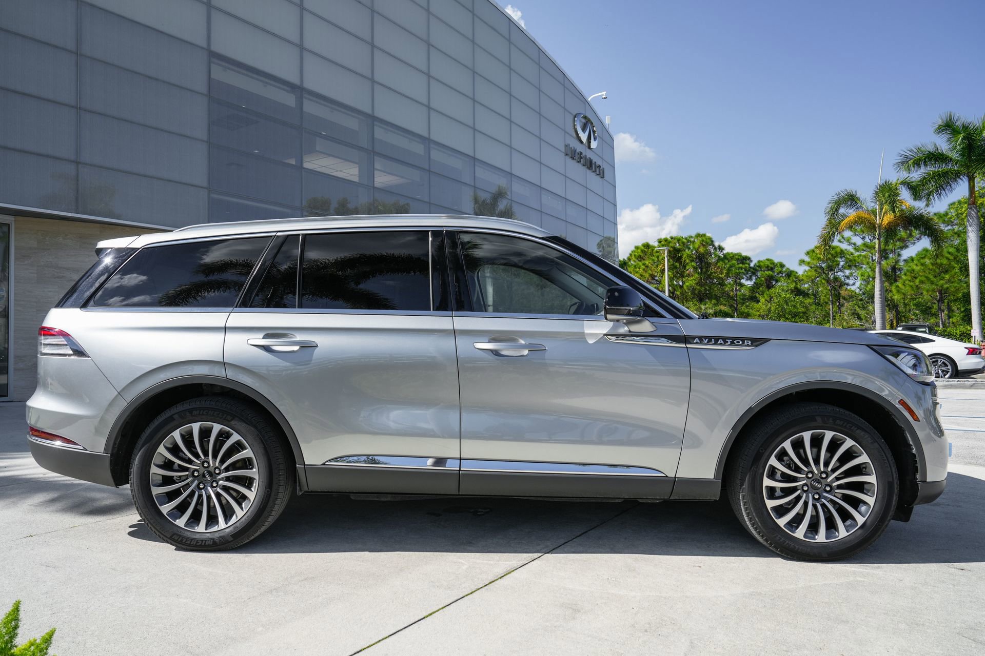 Used 2024 Lincoln Aviator Reserve image 25