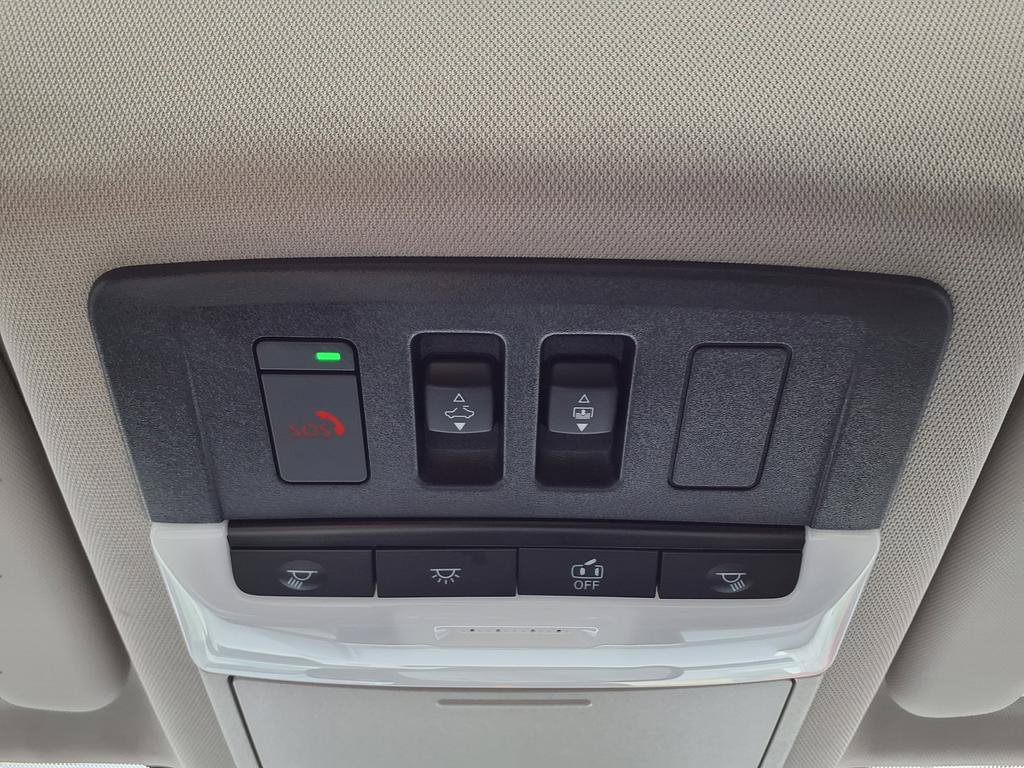 Used 2025 Nissan Rogue SL w/ SL Premium Package AWD/4WD image 50