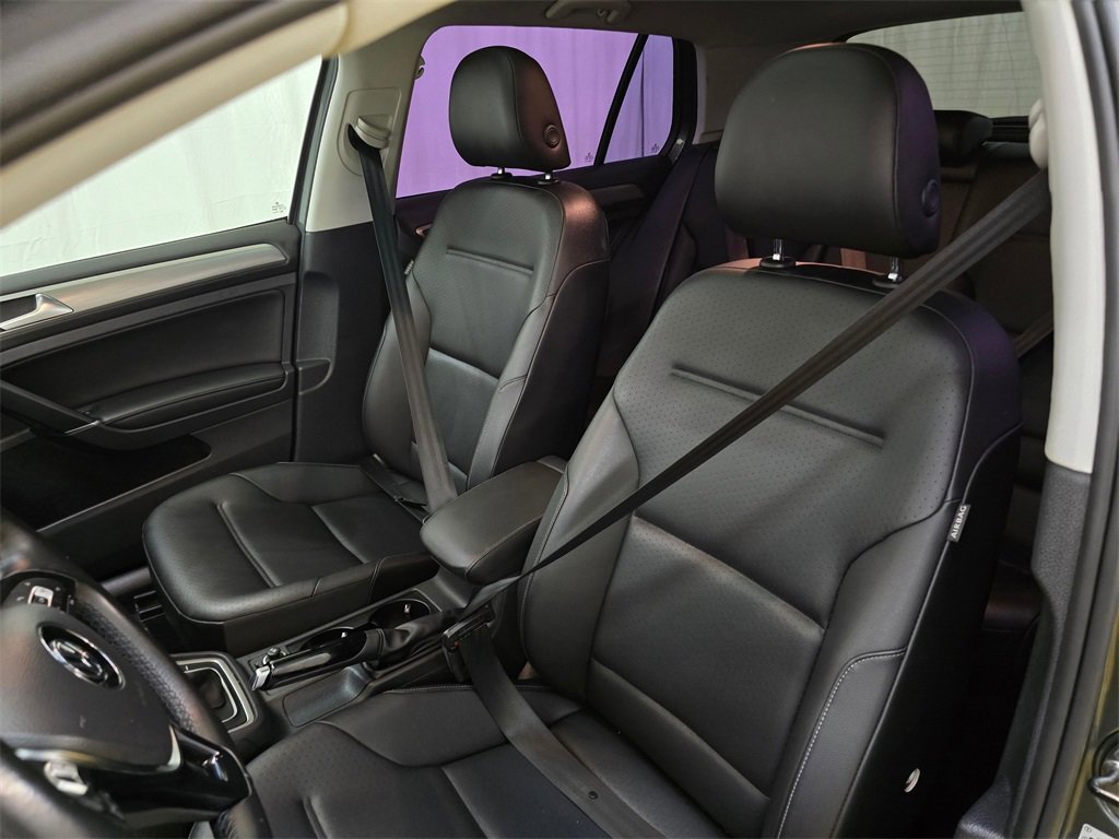 Used 2017 Volkswagen Golf Wolfsburg Edition image 21