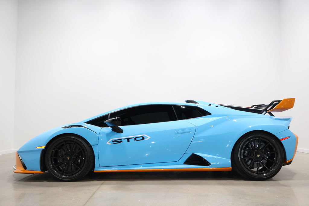 Used 2021 Lamborghini Huracan STO image 14