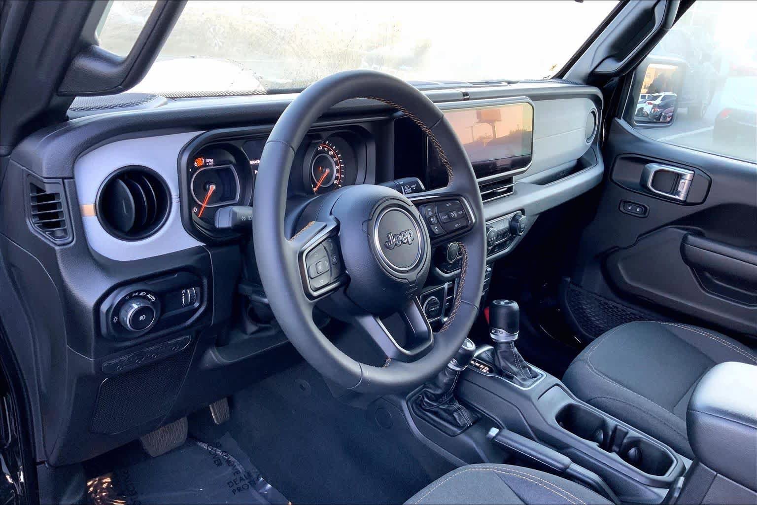 Used 2024 Jeep Wrangler Unlimited Sport AWD/4WD image 17