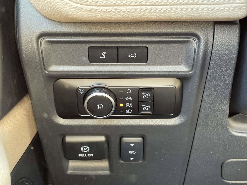 Used 2024 Ford Expedition Limited AWD/4WD image 31