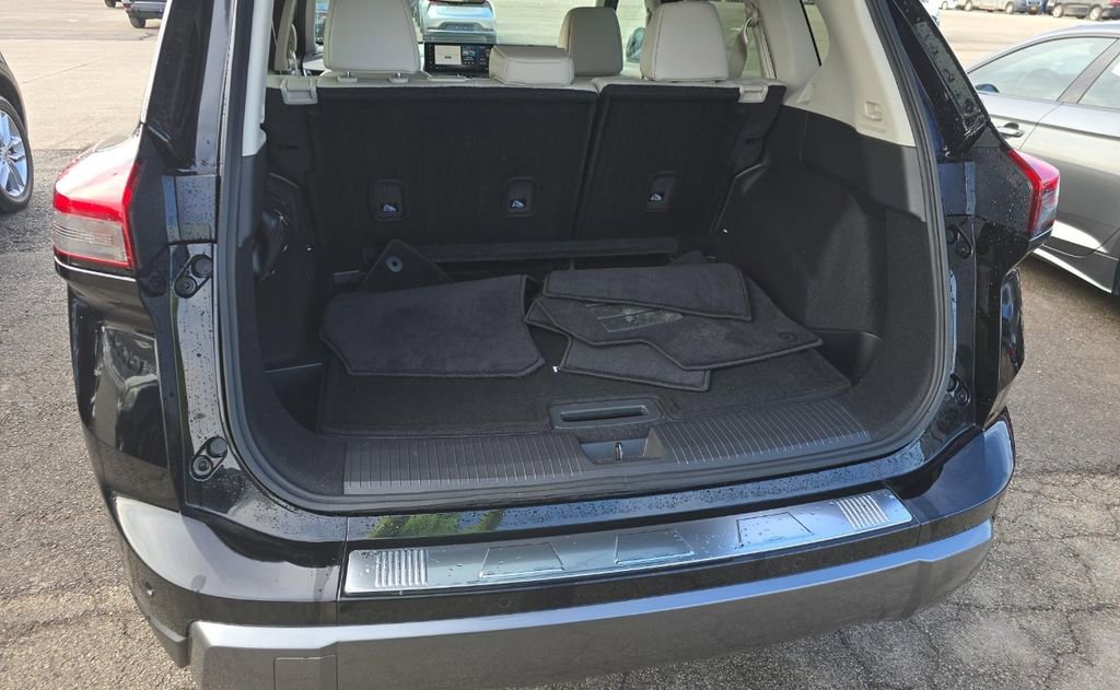 Used 2024 Nissan Rogue SL w/ SL Premium Package image 26