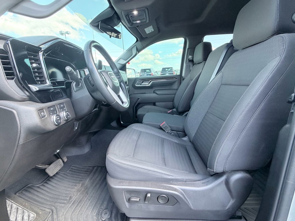 Used 2024 GMC Sierra 1500 SLE image 19