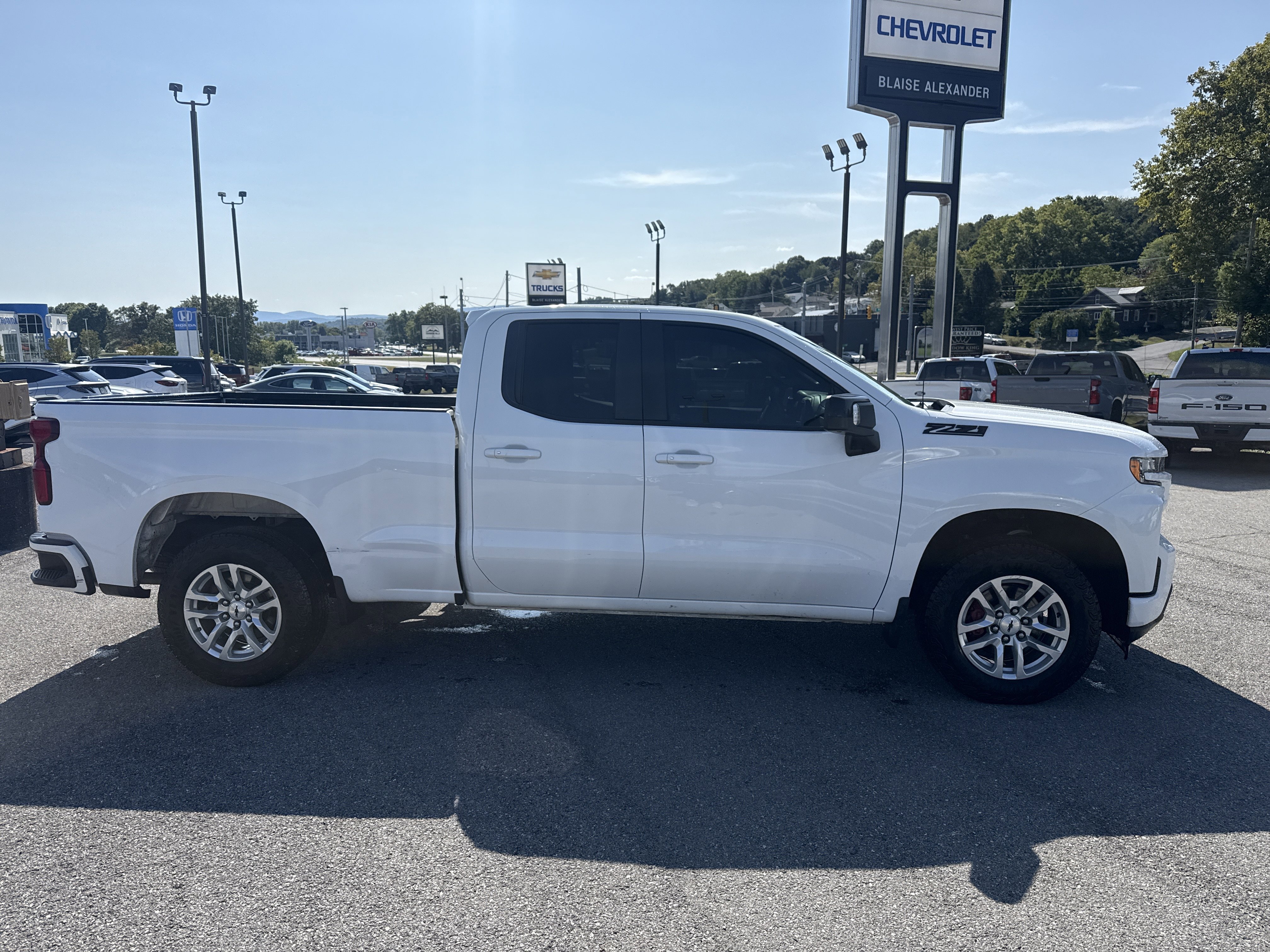 Used 2019 Chevrolet Silverado 1500 RST w/ All-Star Edition image 2