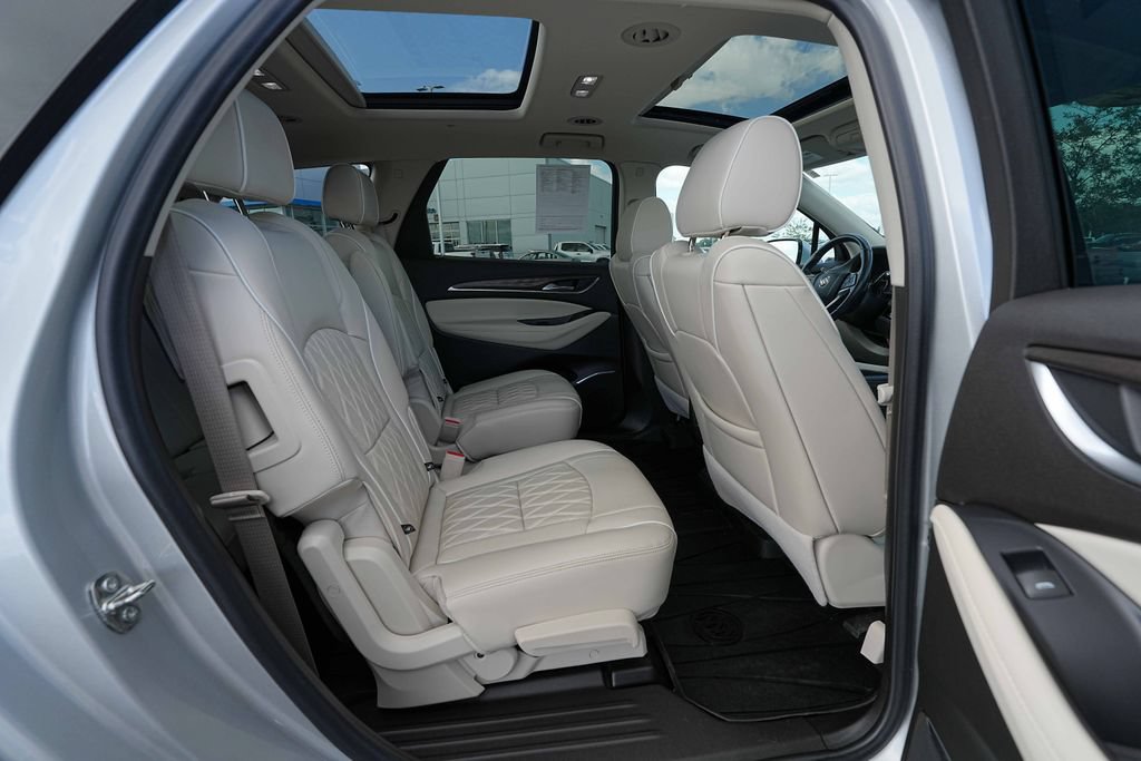 Used 2022 Buick Enclave Avenir w/ Avenir Technology Package AWD/4WD image 23