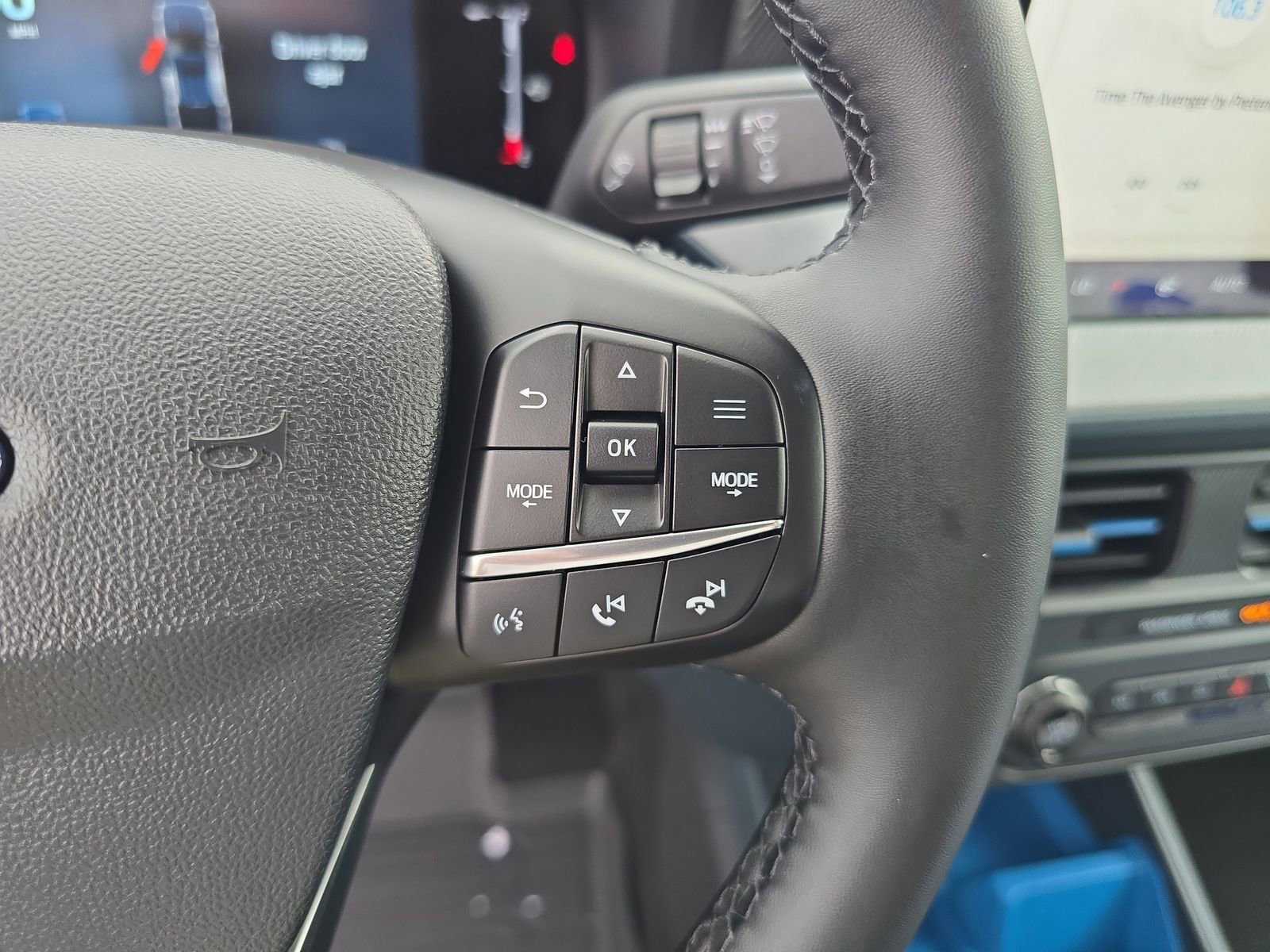 New 2025 Ford Maverick XLT w/ XLT Luxury Package image 22