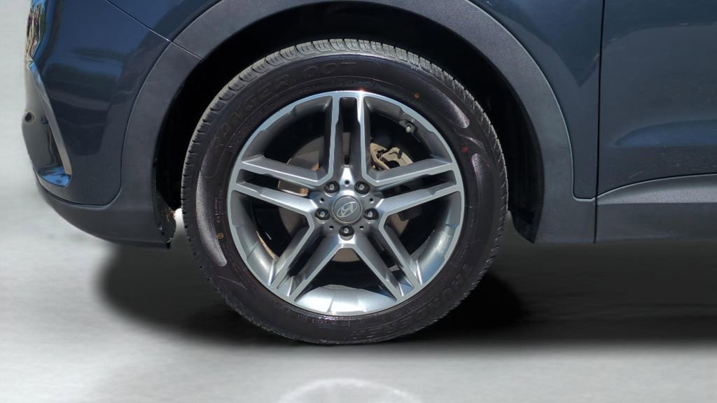 Used 2017 Hyundai Santa Fe AWD image 10
