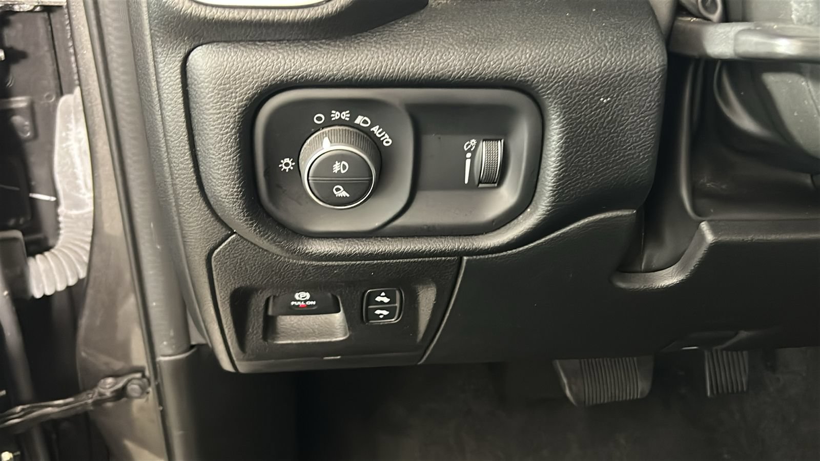 Used 2022 RAM 1500 Big Horn RWD image 23