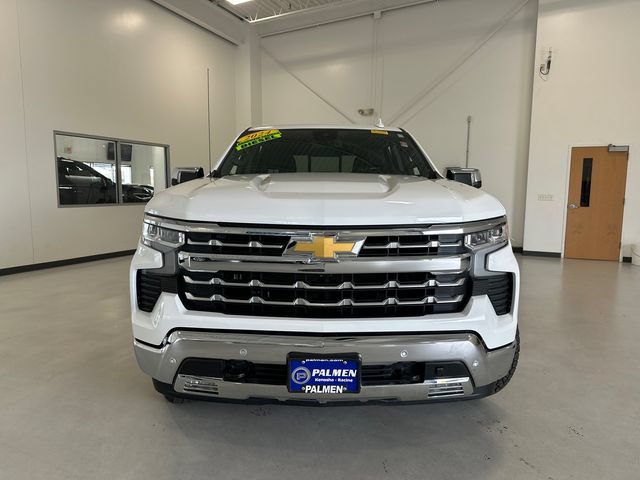 Used 2024 Chevrolet Silverado 1500 LTZ AWD/4WD image 3