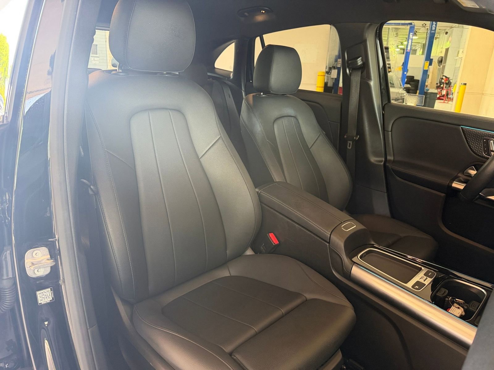 Used 2025 Mercedes-Benz GLA 250 image 32