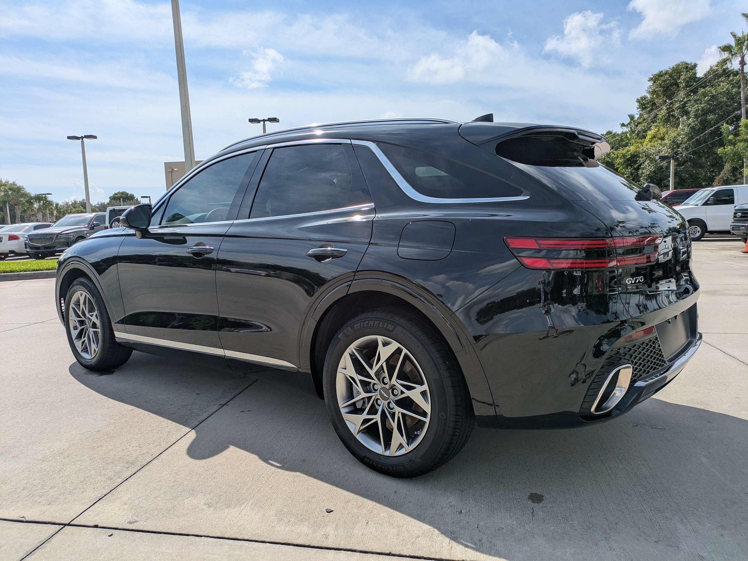 Certified 2024 Genesis GV70 2.5T w/ Select Package AWD/4WD image 4