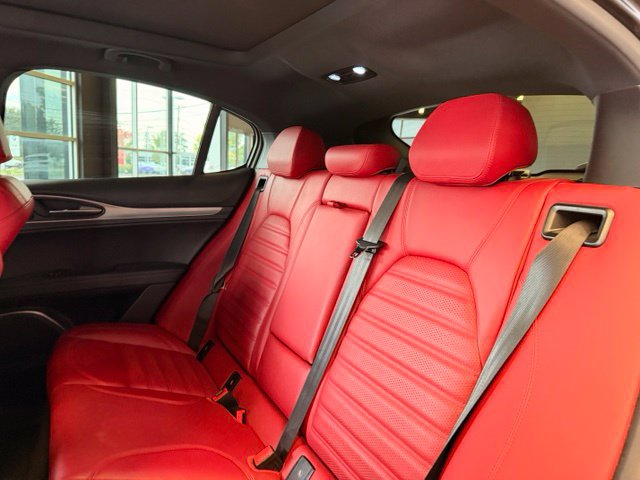 Used 2022 Alfa Romeo Stelvio Veloce AWD/4WD image 13