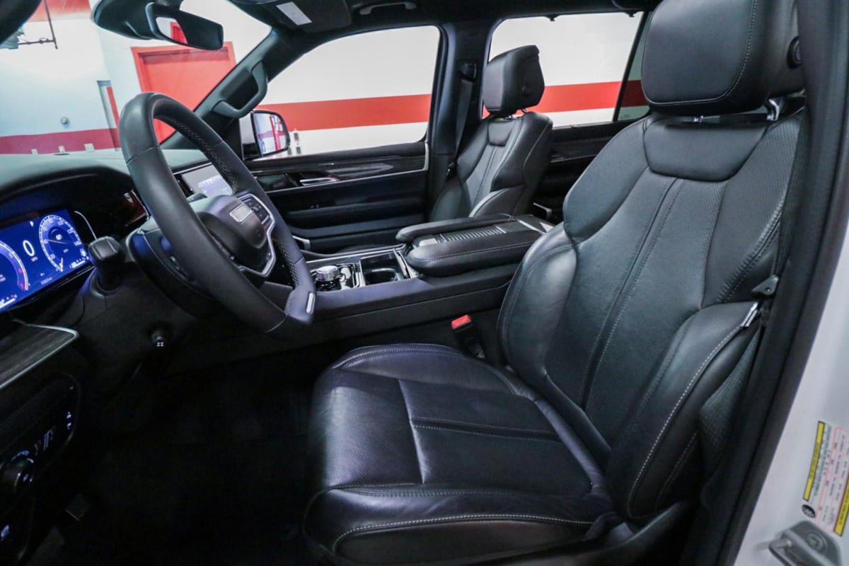 Used 2022 Jeep Wagoneer Series III w/ Premium Group I RWD image 14