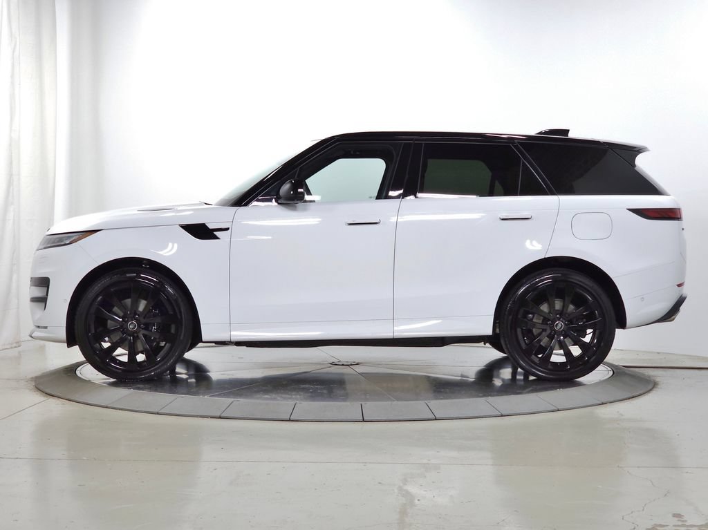 Used 2025 Land Rover Range Rover Sport Dynamic SE AWD/4WD image 2
