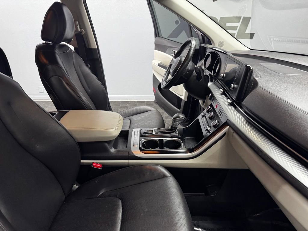 Used 2024 Kia Carnival LX FWD image 52