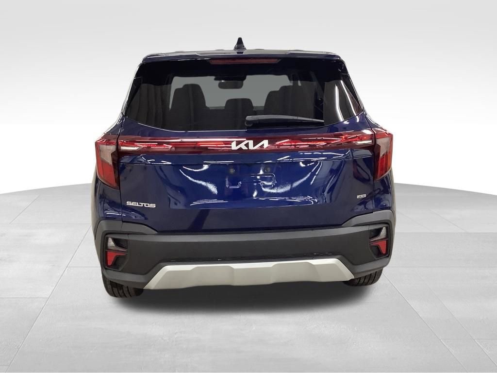 Certified 2025 Kia Seltos LX image 6