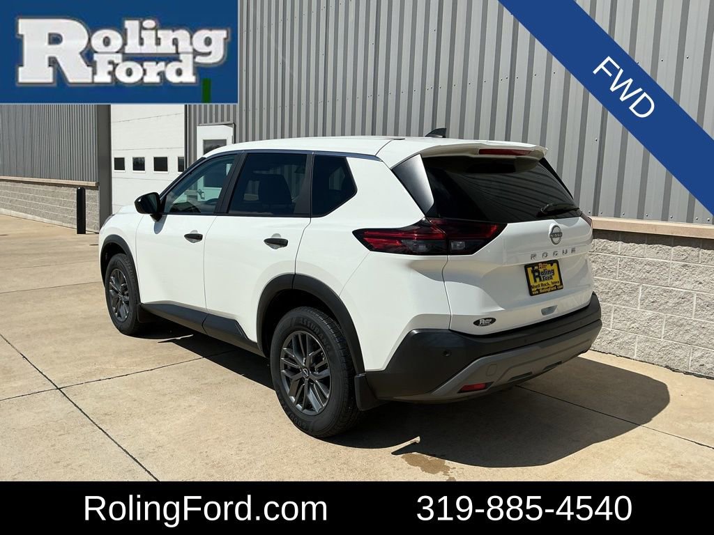 Used 2023 Nissan Rogue S image 3