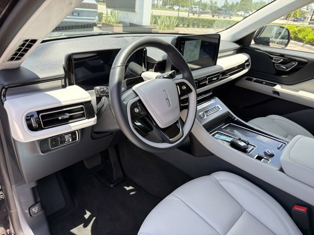 New 2026 Lincoln Aviator 2WD w/ Jet Appearance Package image 14
