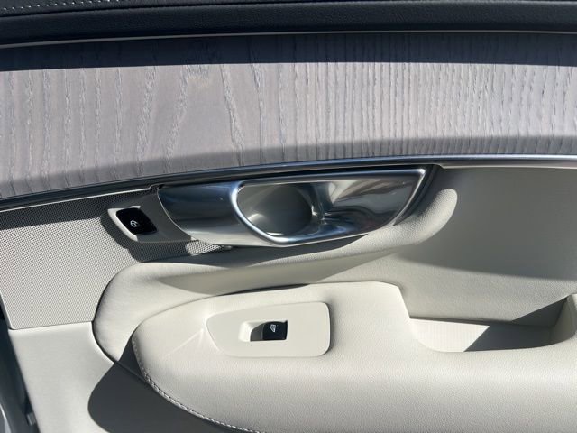 New 2026 Volvo XC90 B6 Ultra w/ Protection Package image 30