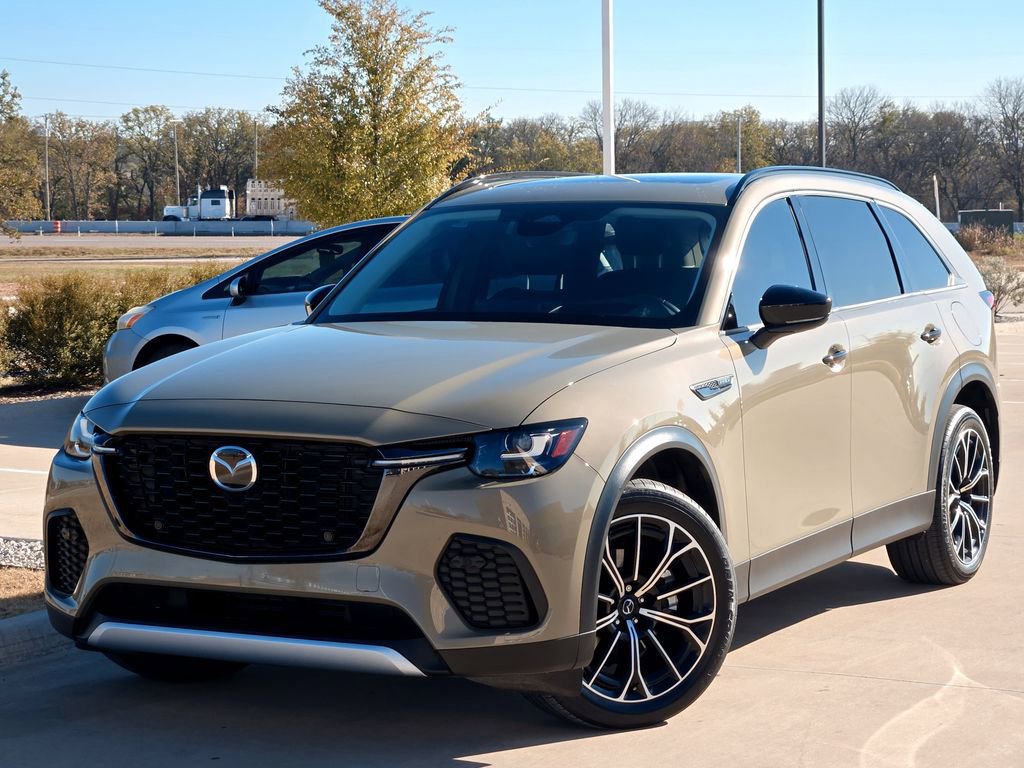 Used 2025 MAZDA CX-70 Plug-In Hybrid w/ Premium Pkg image 2