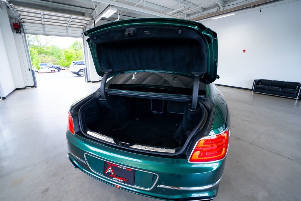 Used 2020 Bentley Flying Spur W12 image 56