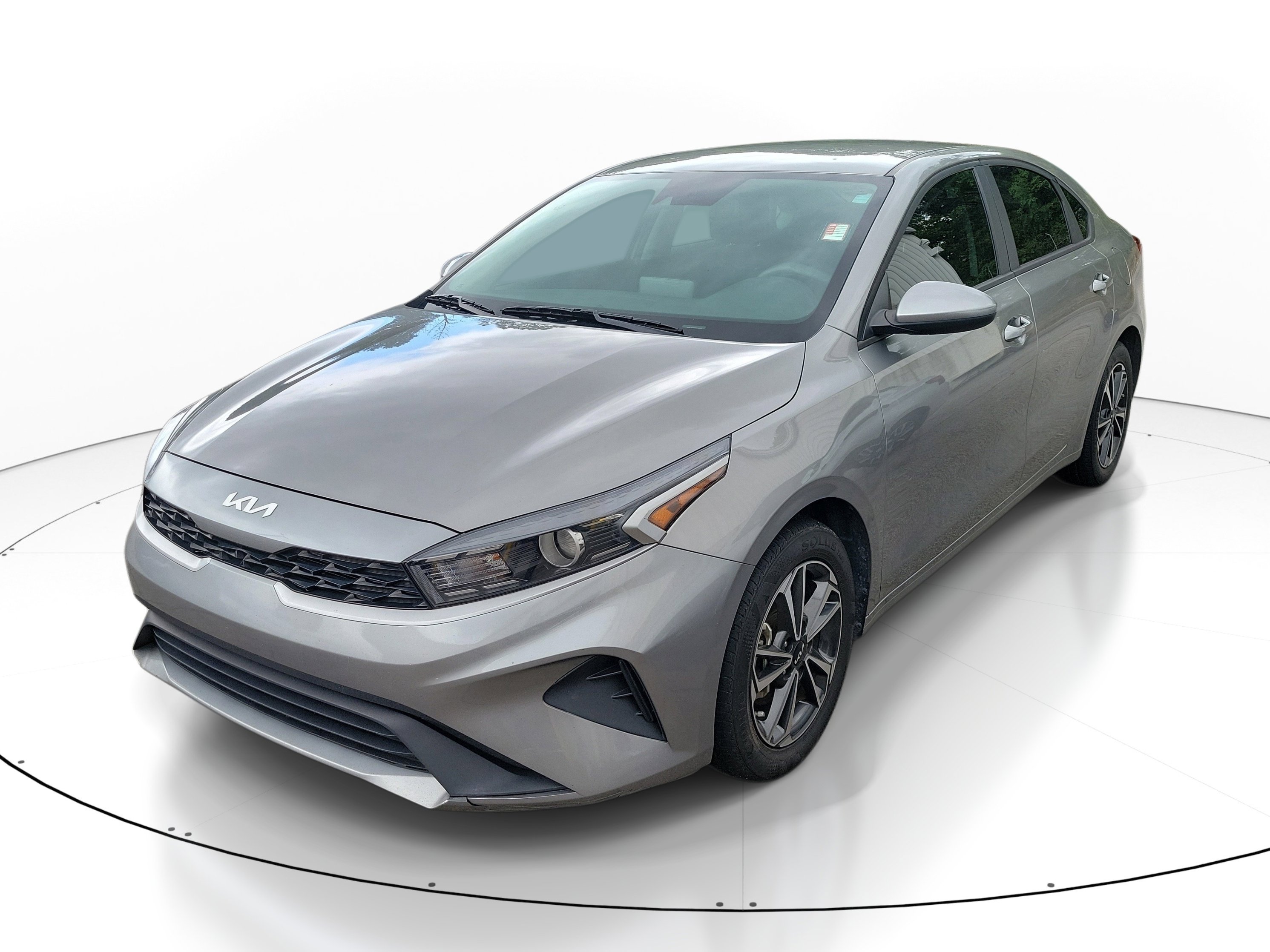 Used 2023 Kia Forte LXS FWD image 3
