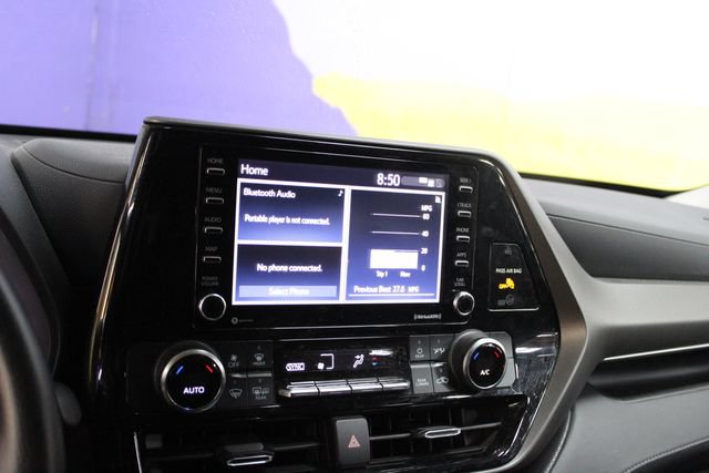 Used 2022 Toyota Highlander L AWD/4WD image 19