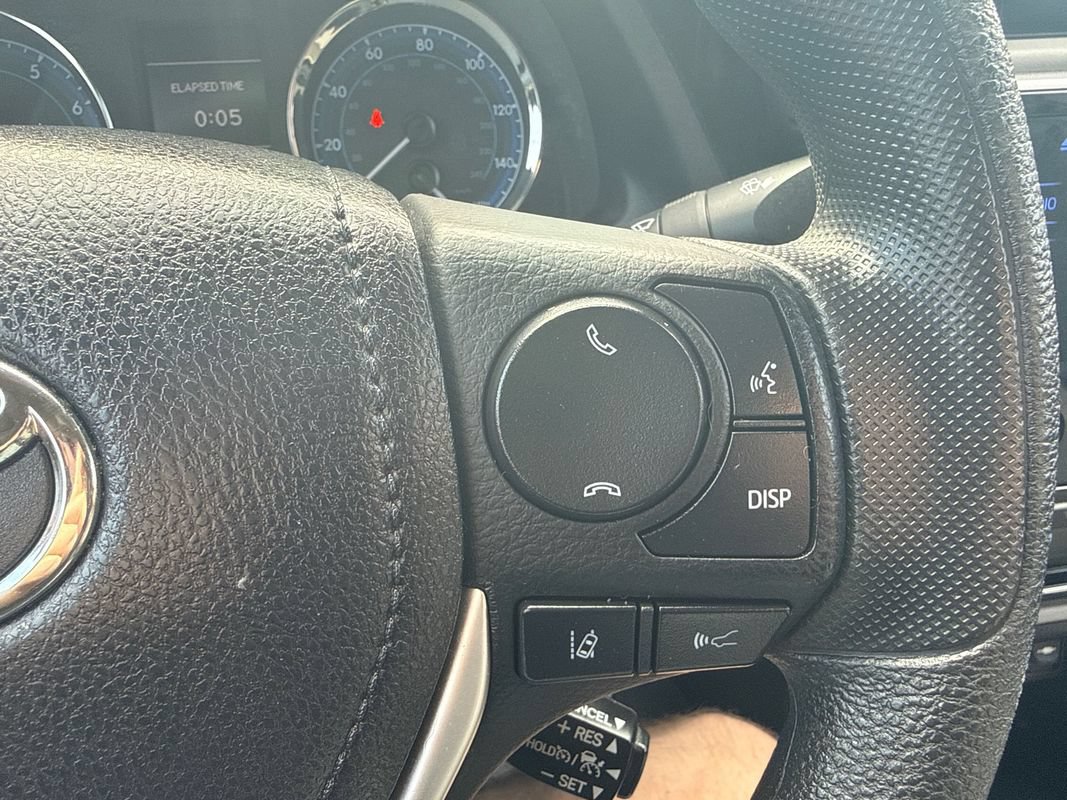 Used 2017 Toyota Corolla LE FWD image 27