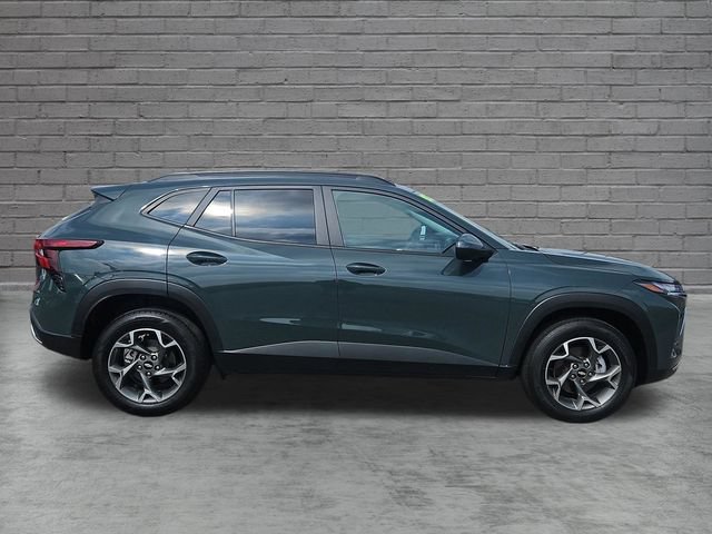 Used 2025 Chevrolet Trax LT FWD image 6