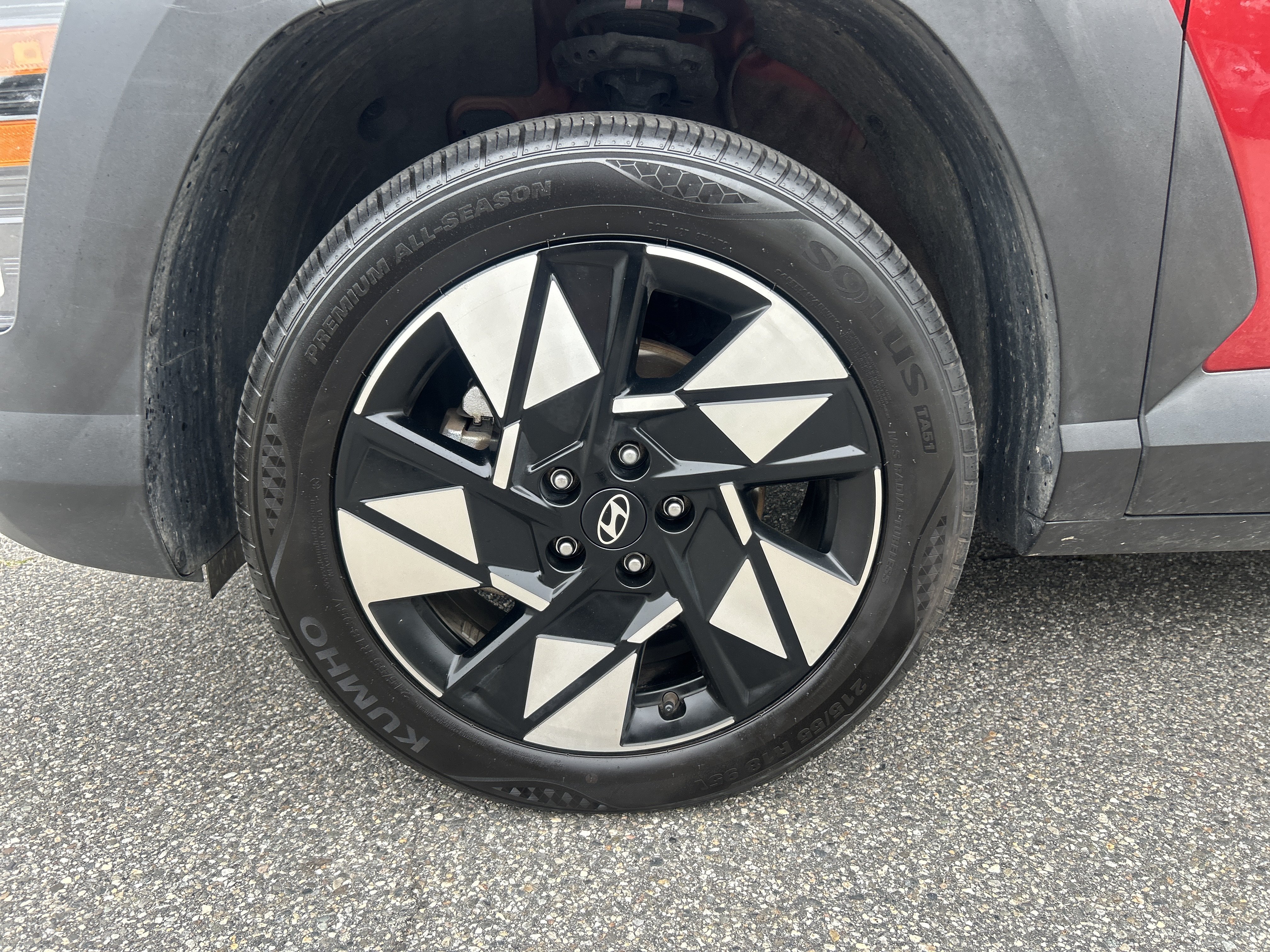 Certified 2025 Hyundai Kona SEL AWD/4WD image 12