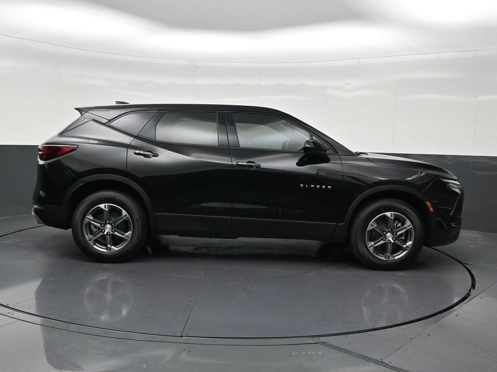 Used 2026 Chevrolet Blazer LT FWD image 7