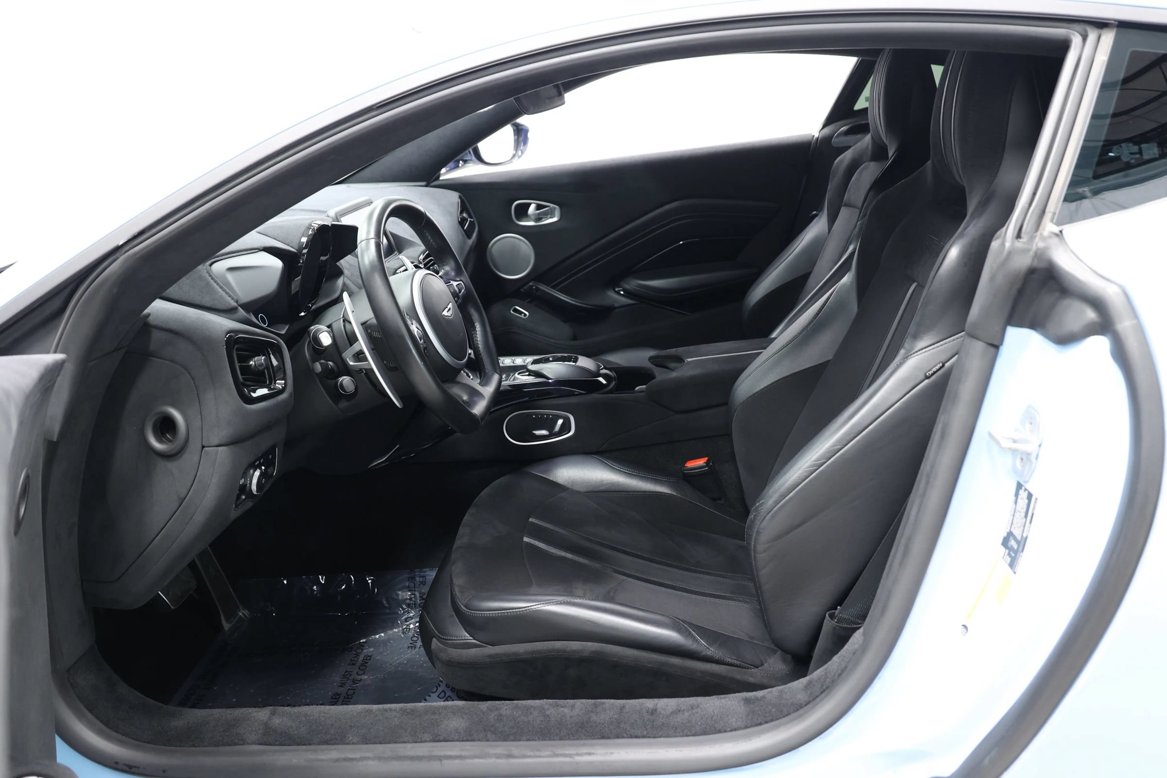 Used 2020 Aston Martin V8 Vantage Coupe RWD image 14