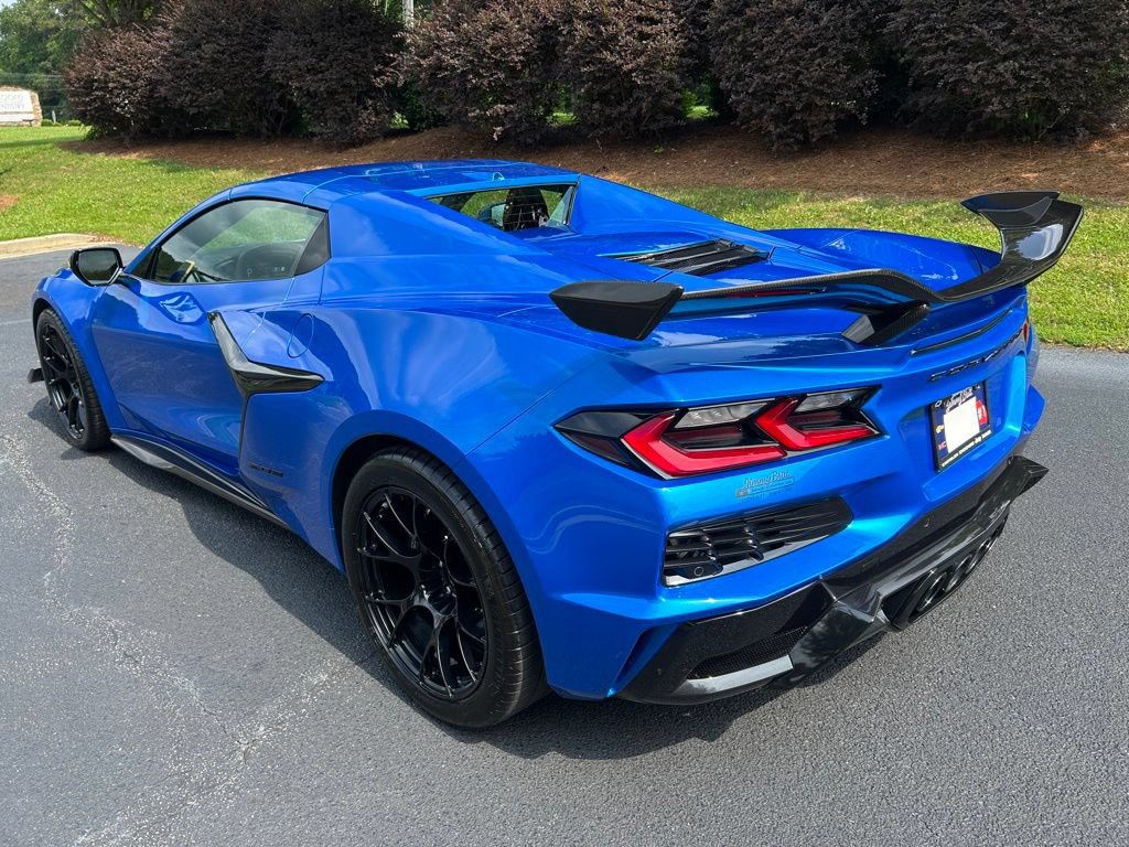Used 2024 Chevrolet Corvette Z06 w/ Z07 Performance Package RWD image 23