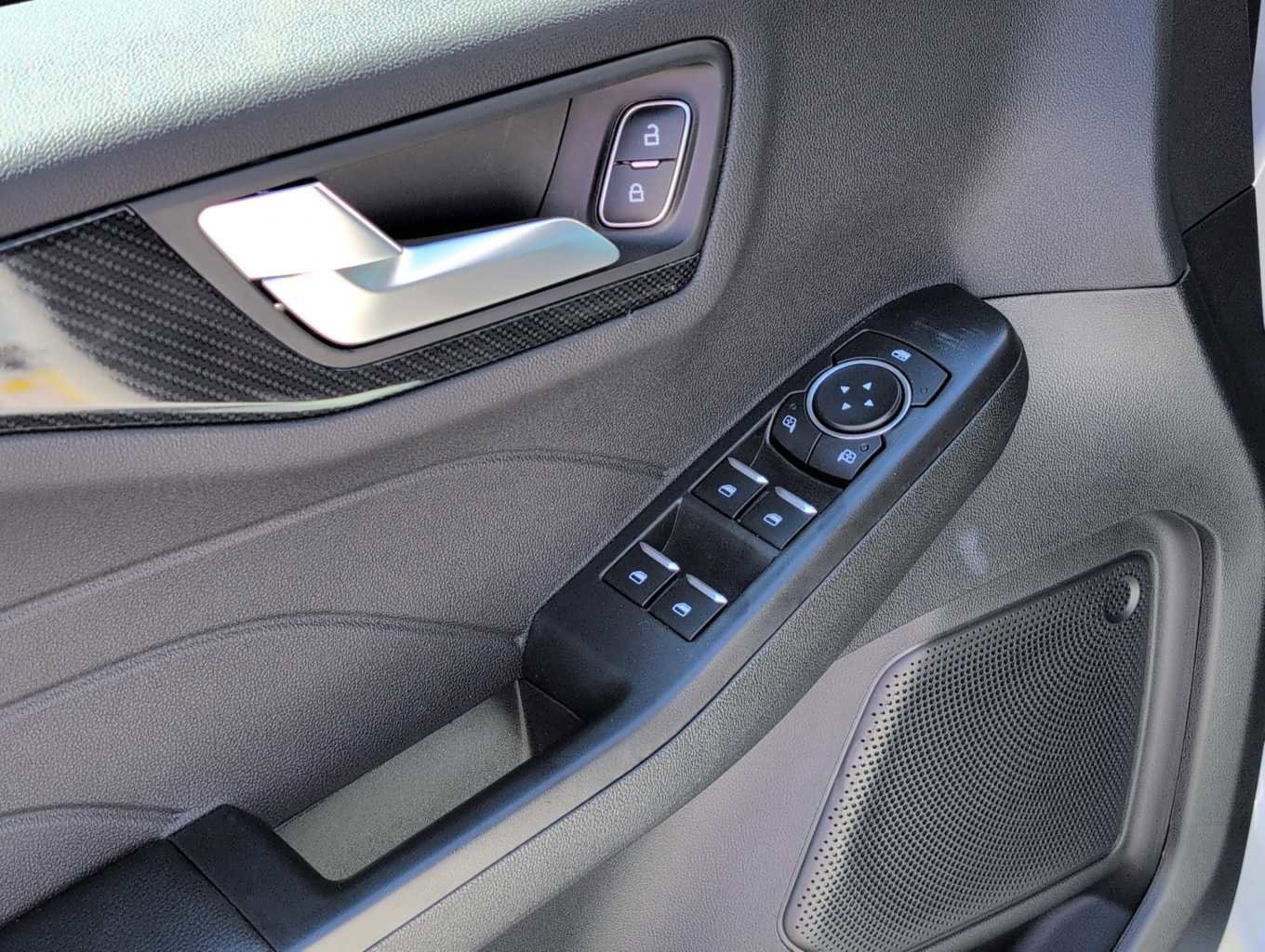 New 2026 Ford Escape ST-Line w/ Cold Weather Package image 10