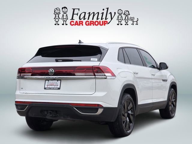 Used 2024 Volkswagen Atlas Cross Sport SE w/ Panoramic Sunroof Package FWD image 4