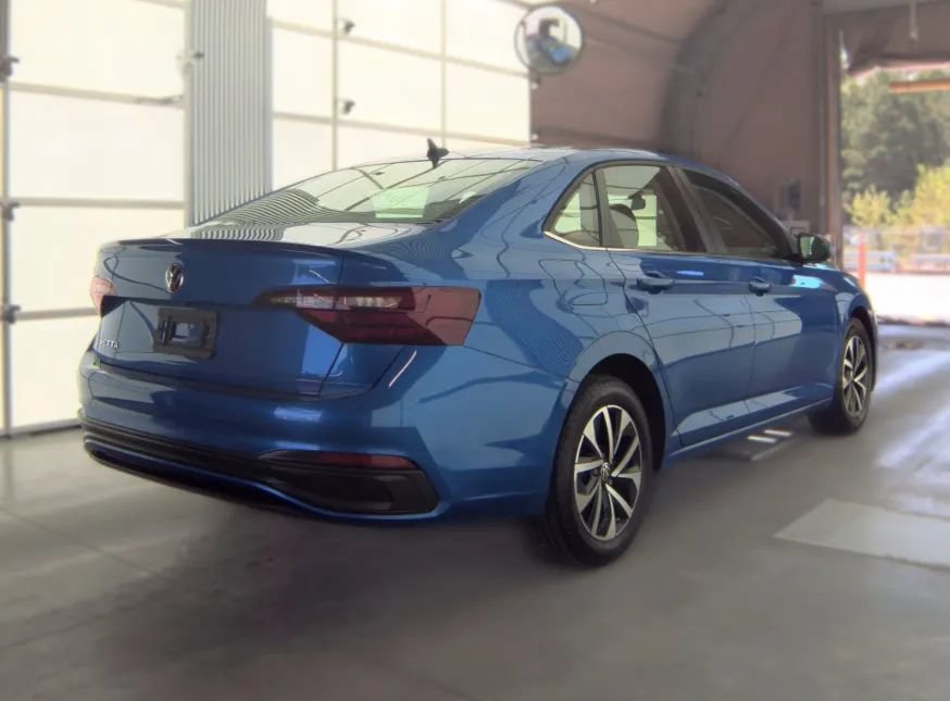 Used 2023 Volkswagen Jetta S FWD image 2