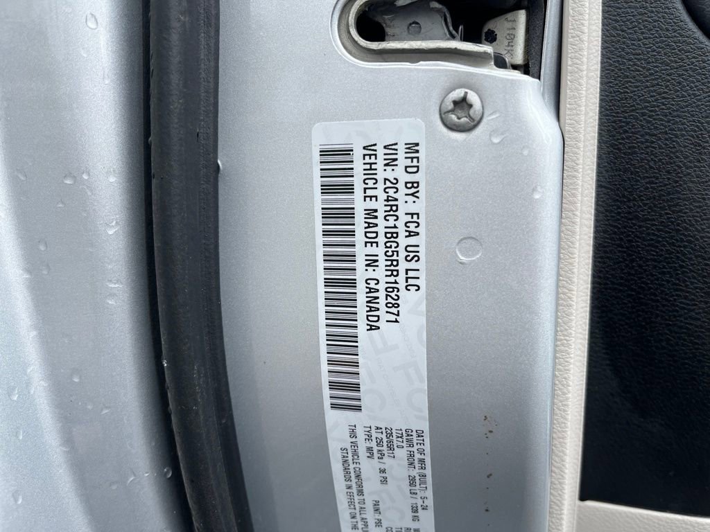 Used 2024 Chrysler Pacifica Touring-L image 40