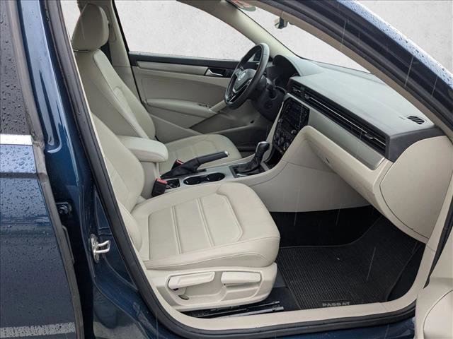 Used 2021 Volkswagen Passat 2.0T SE w/ Luggage Net & Mats Package image 21