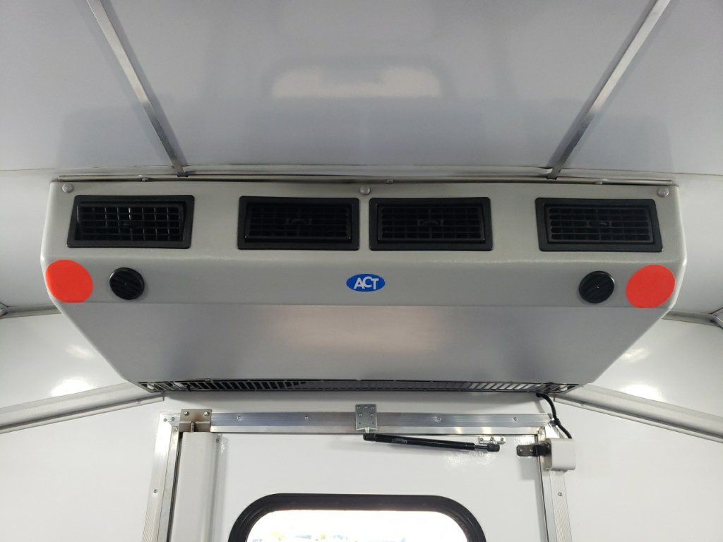 Used 2015 Chevrolet Express 4500 w/ Shuttle Bus Package RWD image 21