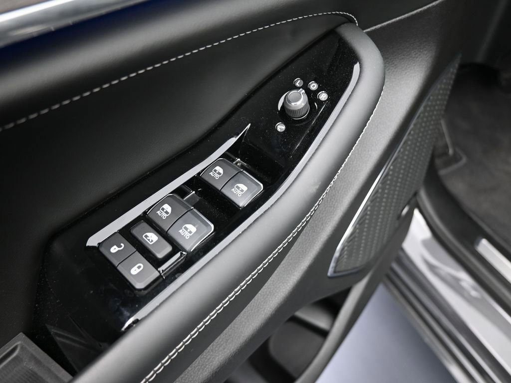 Used 2024 Jeep Grand Cherokee L Overland w/ Luxury Tech Group IV image 14