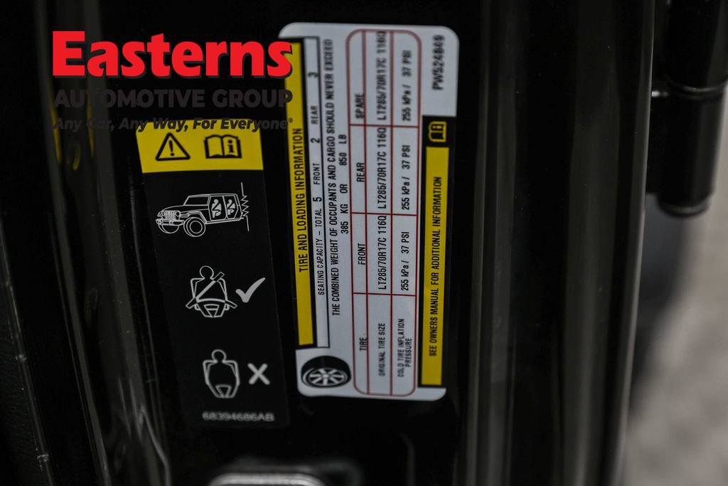 Used 2023 Jeep Wrangler Unlimited Rubicon 4xe w/ Steel Bumper Group image 39