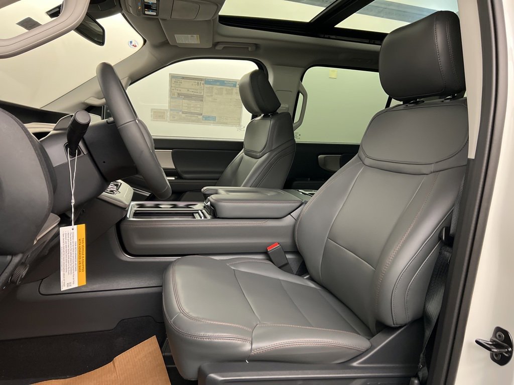 New 2025 Ford Expedition Active image 26