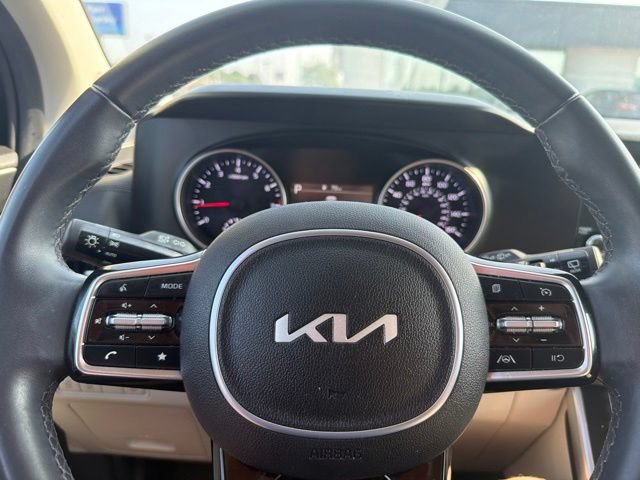 Certified 2024 Kia Carnival LX FWD image 17