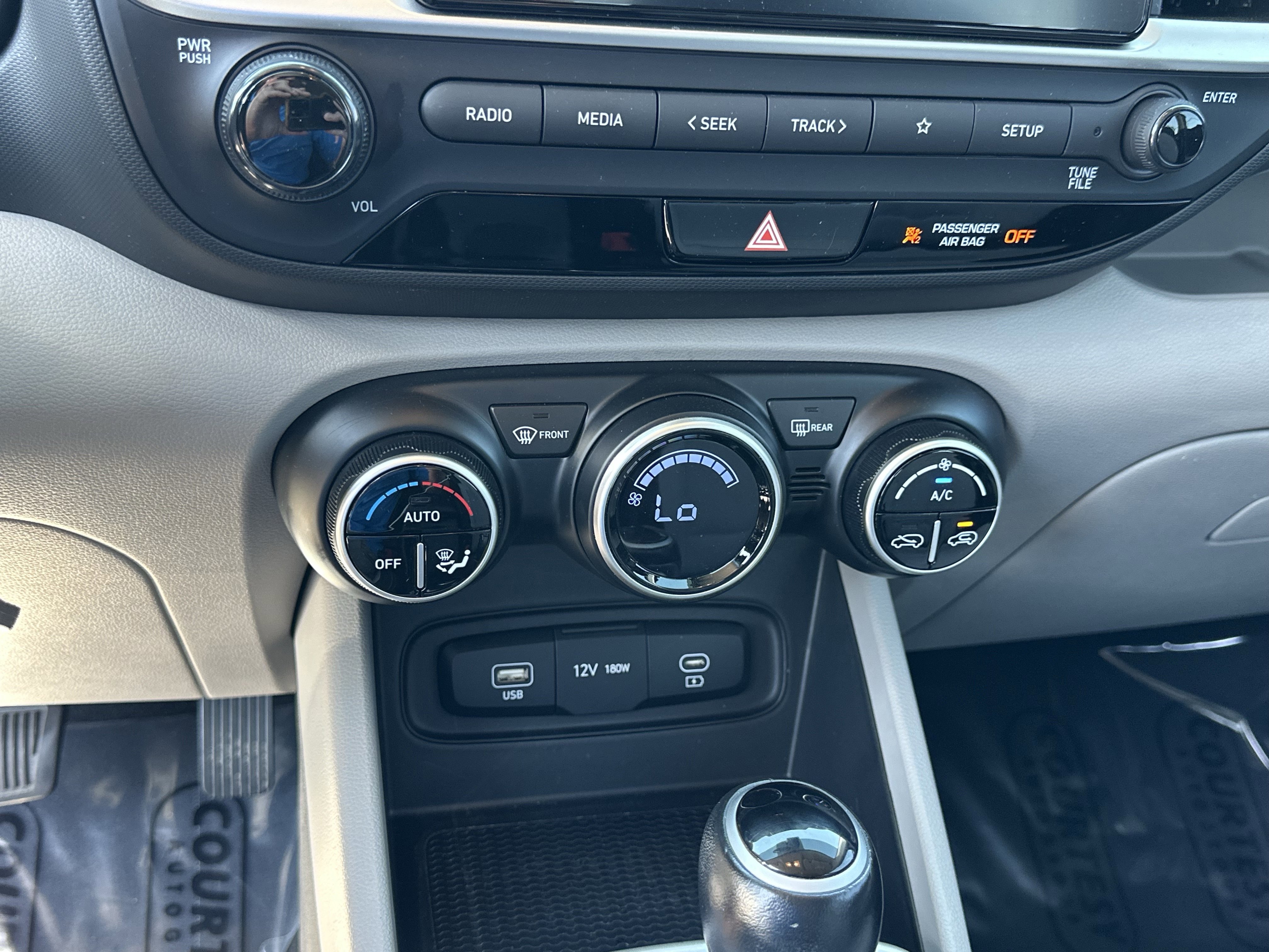 Certified 2023 Hyundai Venue SEL FWD image 22