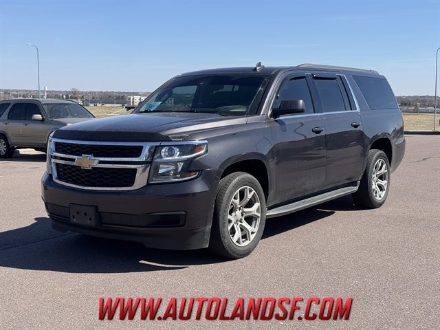 Used 2016 Chevrolet Suburban LT image 1