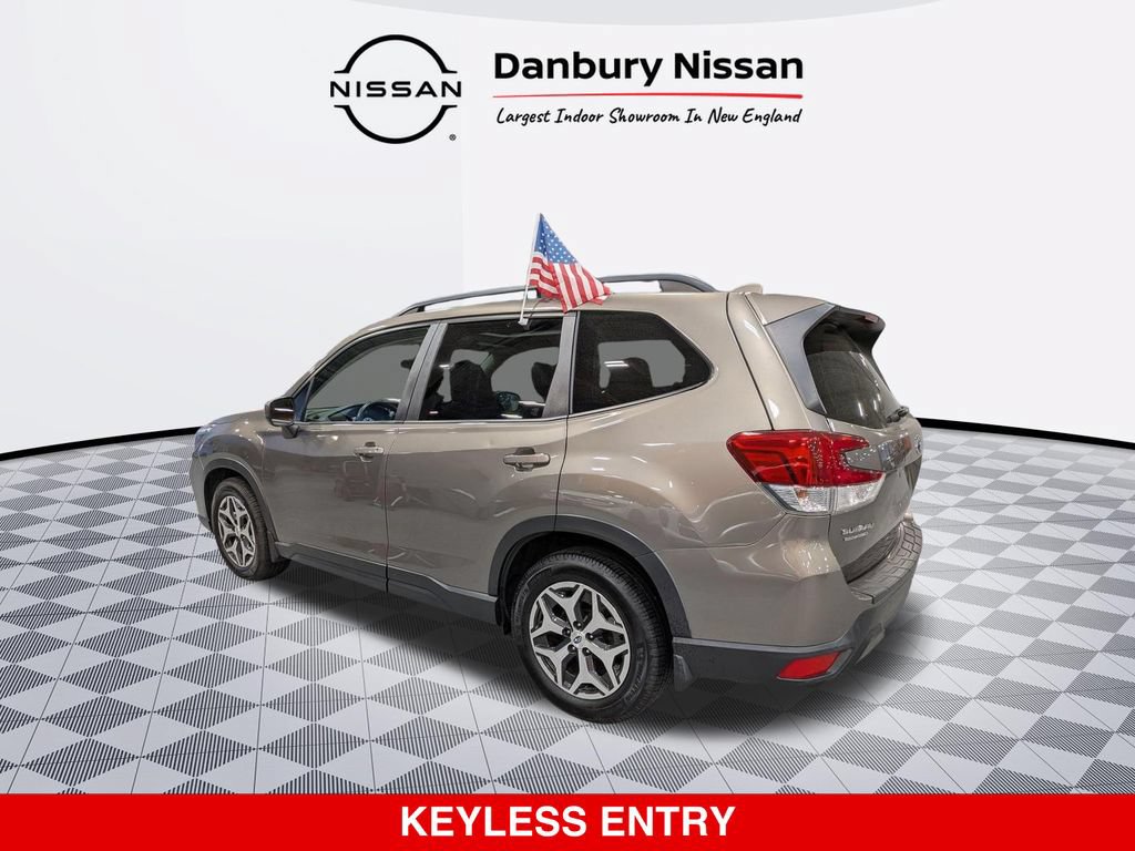 Used 2019 Subaru Forester Premium w/ All-Weather Package AWD/4WD image 5
